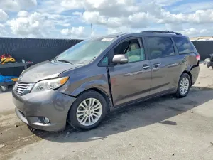 Toyota Sienna 3.5L 6 2013