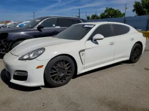 Porsche Panamera 4.8L 8 2012