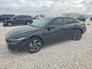 Hyundai Elantra 2.0L 4 2025