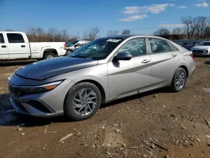 Hyundai Elantra 2.0L 4 2024