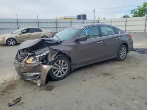 Nissan Altima 2.5L 4 2015