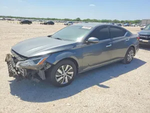 Nissan Altima 2.5L 4 2020