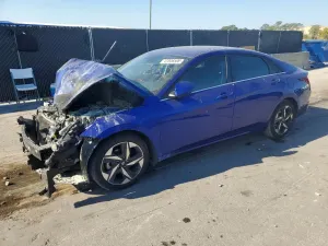 Hyundai Elantra 2.0L 4 2022