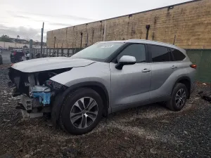 Toyota Highlander 2.4L 4 2024