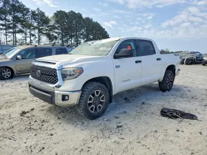 Toyota Tundra 5.7L 8 2018