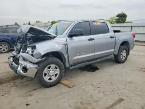 Toyota Tundra 5.7L 8 2012