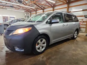 Toyota Sienna 3.5L 6 2011