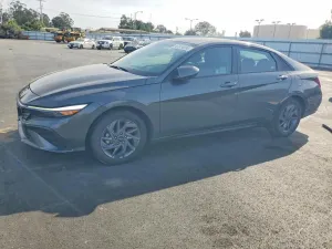 Hyundai Elantra 2.0L 4 2024