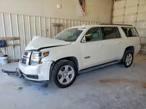 Chevrolet Suburban 5.3L 8 2015