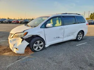 Toyota Sienna 3.5L 6 2011