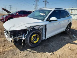 Audi Q5 2.0L 4 2025