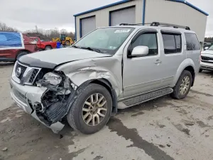 Nissan Pathfinder 4.0L 6 2011