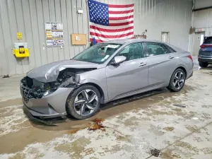 Hyundai Elantra 2.0L 4 2023
