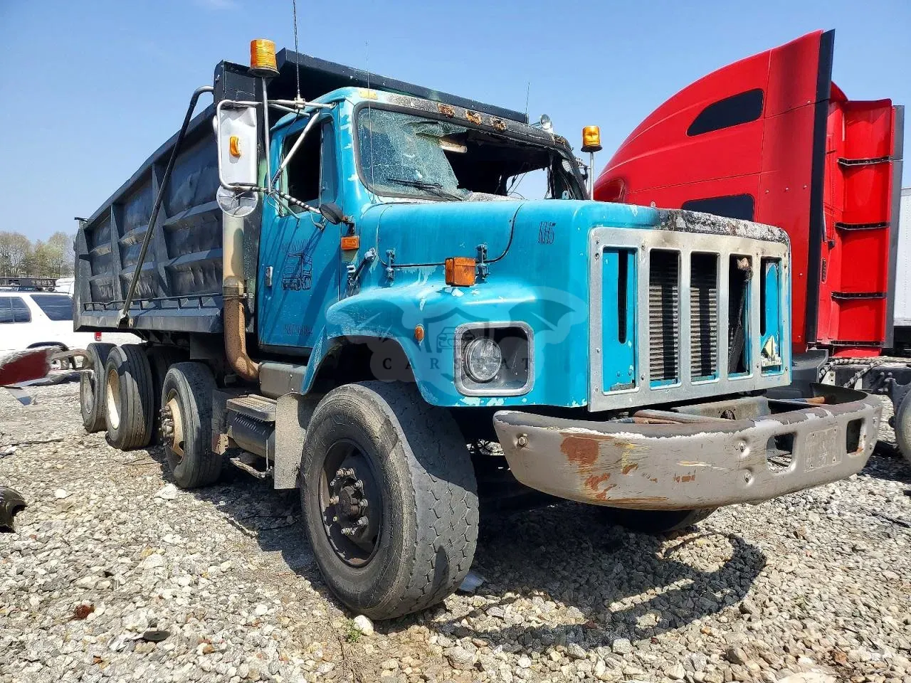 International 1000 / 2000 Series 10.0L 6 1998