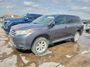 Toyota Highlander 2.7L 4 2013