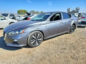 Nissan Altima 2.5L 4 2021