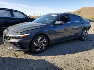 Hyundai Elantra 2.0L 4 2025