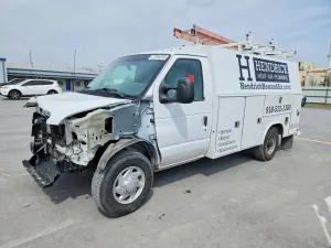 Ford Econoline 7.3L 8 2023