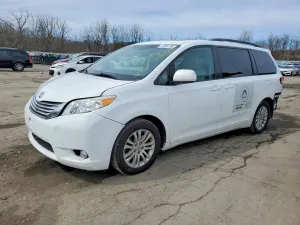 Toyota Sienna 3.5L 6 2014