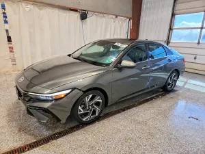 Hyundai Elantra 2.0L 4 2025