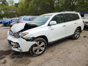 Toyota Highlander 3.5L 6 2013