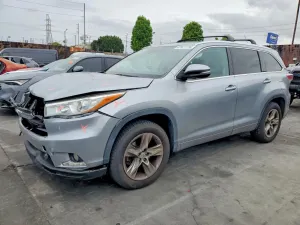 Toyota Highlander 3.5L 6 2015