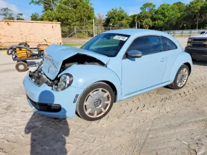 Volkswagen Beetle 2.5L 5 2012
