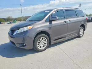 Toyota Sienna 3.5L 6 2016