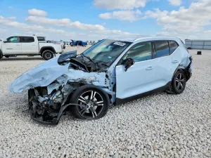 Volvo XC40 2.0L 4 2024