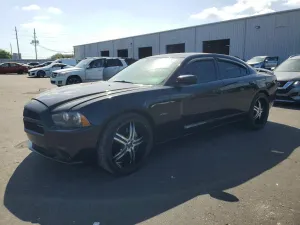 Dodge Charger 5.7L 8 2014