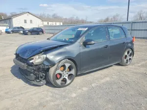 Volkswagen Golf 2.0L 4 2011