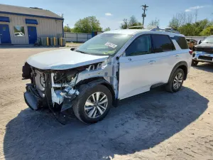 Nissan Pathfinder 3.5L 6 2025