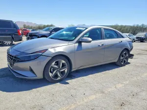 Hyundai Elantra 2.0L 4 2023