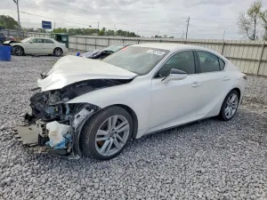 Lexus IS 2.0L 4 2021