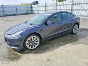 Tesla Model 3 2022