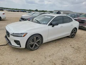 Volvo S60 2.0L 4 2024