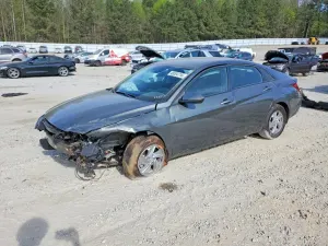 Hyundai Elantra 2.0L 4 2025