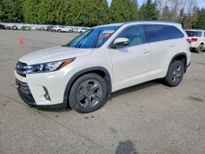 Toyota Highlander 3.5L 6 2017