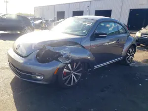 Volkswagen Beetle 2.0L 4 2012