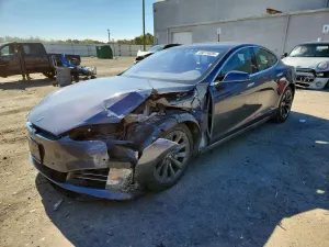 Tesla Model S 2020