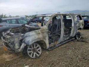 Chevrolet Suburban 5.3L 8 2021