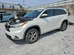 Toyota Highlander 3.5L 6 2015