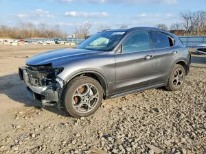 Alfa Romeo Stelvio 2.0L 4 2022