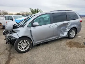Toyota Sienna 3.5L 6 2017