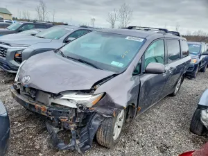Toyota Sienna 3.5L 6 2015