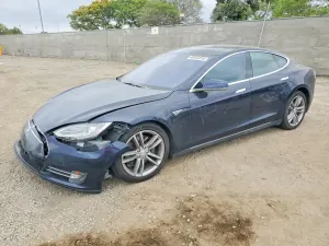 Tesla Model S 2014