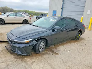 Hyundai Elantra 2.0L 4 2026