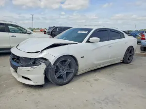 Dodge Charger 5.7L 8 2015