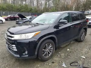 Toyota Highlander 3.5L 6 2017