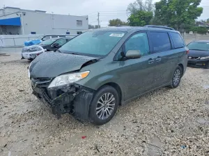 Toyota Sienna 3.5L 6 2018